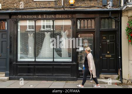 Eton, Windsor, Berkshire, Großbritannien. September 2020. Der Windsor & Eton Brides Shop wurde nach der Schließung des Coronavirus wieder eröffnet. Quelle: Maureen McLean/Alamy Live News Stockfoto