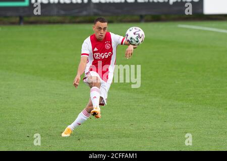 Amsterdam, Niederlande. September 2020. AMSTERDAM, 05-09-2020, Sportpark de Toekomst Fußball, freundliches Testspiel, Saison 2020-2021, Ajax - FC Augsburg, Ajax Spieler Sergeo Dest Kredit: Pro Shots/Alamy Live News Stockfoto