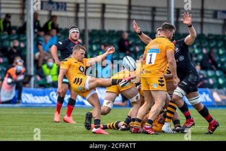 London, Großbritannien. September 2020. Jimmy Gopperth von Wesps räumt beim Gallagher Premiership Rugby Spiel zwischen Saracens und Wespen im Allianz Park, London, England am 5. September 2020. Foto von Phil Hutchinson. Nur redaktionelle Verwendung, Lizenz für kommerzielle Nutzung erforderlich. Keine Verwendung bei Wetten, Spielen oder Veröffentlichungen einzelner Vereine/Vereine/Spieler. Kredit: UK Sports Pics Ltd/Alamy Live Nachrichten Stockfoto