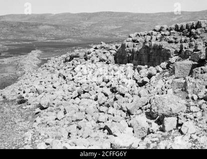 Originalunterschrift: Jerash. Spuren der frühen Stadtmauer aus der Nähe - Ort: Gerasa Jordanien ca. 1940-1946 Stockfoto