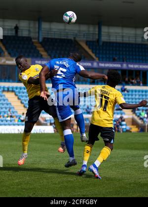 GILLINGHAM, ENGLAND. 5. SEPTEMBER 2020 John Akinde von Gillingham kämpft während des Carabao Cup Spiels zwischen Gillingham und Southend United im MEMS Priestfield Stadium, Gillingham um den Besitz. (Kredit: Tom West - MI News) Kredit: MI Nachrichten & Sport /Alamy Live Nachrichten Stockfoto