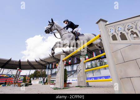 Aachen, Deutschland. September 2020. Simone Blum, Springspringerin aus Deutschland, springt beim Stawag-Preis beim Internationalen Springwettbewerb Aachen auf ihrem Pferd Cool Hill über ein Hindernis. Quelle: Rolf Vennenbernd/dpa/Alamy Live News Stockfoto