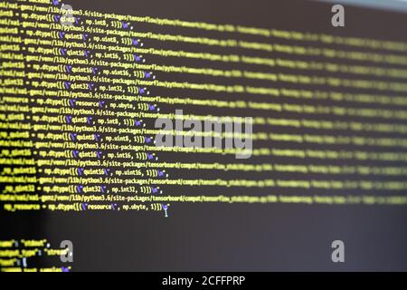 Prozess des Schreibens Programmiercode für Website mit modernen Computer Im Büro Stockfoto