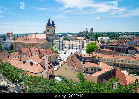 Zentrum Platz und Minorita Kirche in der historischen Stadt Eger in Ungarn Stockfoto