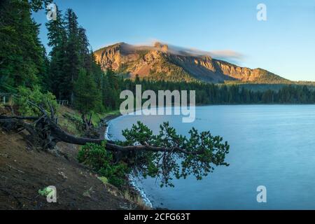 USA; Pazifischer Nordwesten; Oregon, La Pine, Newberry National Volcanic Monument, Paulina Lake, Stockfoto