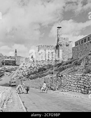 Bildunterschrift: Jerusalem (El-Kouds) Annäherung an die Stadt. Zitadelle von Zion - Lage: Jerusalem ca. 1900 Stockfoto