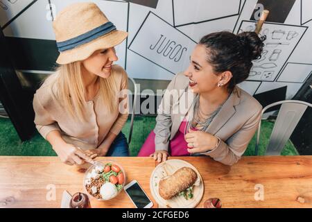 Freunde, Essen Stockfoto