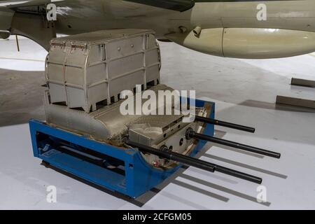 Eine 30-mm-Aden-Pistole, die bei Jaguar, Hawk und Harrier im RAF Museum, London, UK, ausgestellt wird. Stockfoto