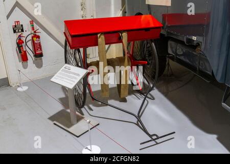 Ein handgefahrter Feuerwagen von Merryweathers of London WWI, ausgestellt im RAF Museum, London, Großbritannien. Stockfoto