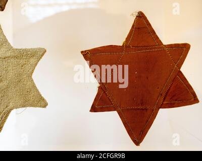 Davidstern Deutsch jüdischer Marker: Jüdischer handgemachter Davidstern, der zur Markierung deutscher Juden in Nazi-Deutschland vor und während des 2. Weltkrieges angefertigt wurde. Stockfoto