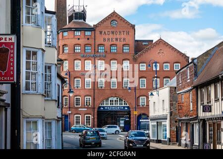 Wadworths Brewery - rotes Ziegelgebäude - im Zentrum von Devizes, Wiltshire, Großbritannien am 5. September 2020 Stockfoto