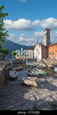 Blick auf das malerische Dorf am Comer See, Torno, Lombardei, Italien Stockfoto