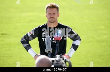 Schalke, Deutschland. 5. Sep, 2020. firo: 05.09.2020 Fuvuball: Fußball: Bundesliga-Testspiel FC Schalke 04 - VfL Bochum Manuel Riemann, Gesture, Interview Quelle: dpa/Alamy Live News Stockfoto