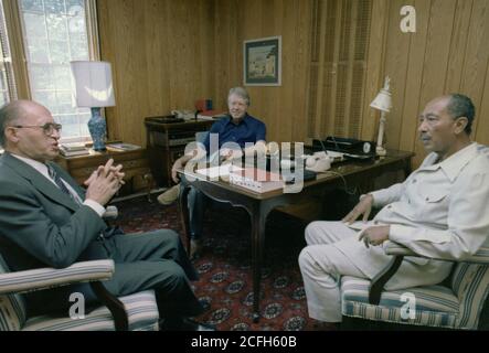 'Menachem Begin, Jimmy Carter und Anwar Sadat treffen sich während des Camp David Summit. Ca. 09/07/1978' Stockfoto