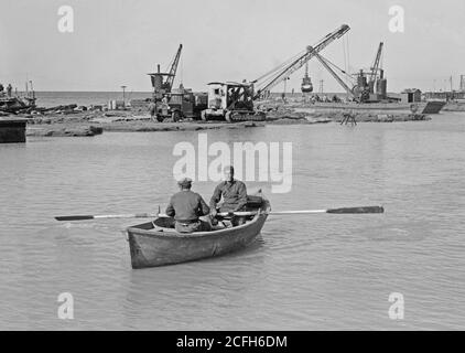 Geschichte des Nahen Ostens - Palästina Unruhen 1936. Tel-Aviv Lighter Port südlich des Jetty. Blick auf die südliche Meereswand Stockfoto