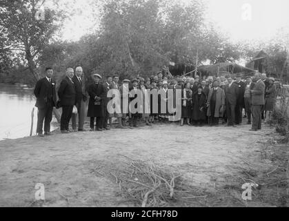 Originalunterschrift: I.M.C. [D. h. International Missionary Council] Delegierte am Jordan River 1928 - Ort: Jerusalem ca. 1928 Stockfoto