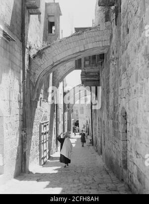 Originalunterschrift: Via Dolorosa, Beginn am Stephanstor. Fünfte Station des Kreuzes - Ort: Jerusalem ca. 1900 Stockfoto