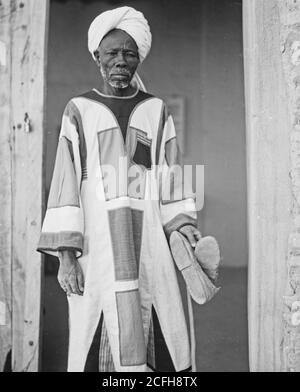 Originalunterschrift: Sudan. Omdurman. Im Haus des Khalifa. Der Hausmeister; typisch für Mahdis Anhänger - Ort: Sudan--Omdurman ca. 1936 Stockfoto