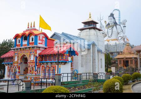 Schöne Statue des Meditierens Shiva. Die riesige Lord Shiva Statue an Namchi, Sikkim, Indien. Stockfoto