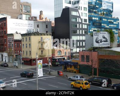 New York USA-NOV2015: Blick auf die Straßen in New York, USA. Moderne und alte Architektur in NYC. 459 West 18th Street Wohnanlage, West Stockfoto