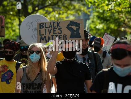 Boston, USA. September 2020. Rally for Black Lives, Black Voices & Jacob Blake. Boston, MA, USA. Copley Square. Mehr als 500 versammelten sich am 5. September 2020 auf dem Copley Square vor der Trinity Church im Zentrum von Boston zur Unterstützung von Black Lives Matter. Kredit: Chuck Nacke / Alamy Live Nachrichten Stockfoto