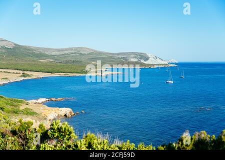 Wilde Meereslandschaft auf dem Pfad des 'Sentier des douaniers', in Kap Corse, Korsika Stockfoto