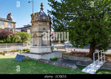 Teil von Hobsons Conduit Monument, das den künstlichen Wasserlauf markiert, der 1614 gebaut wurde, Trumpington Road, Cambridge, Cambridgeshire, Großbritannien. Stockfoto