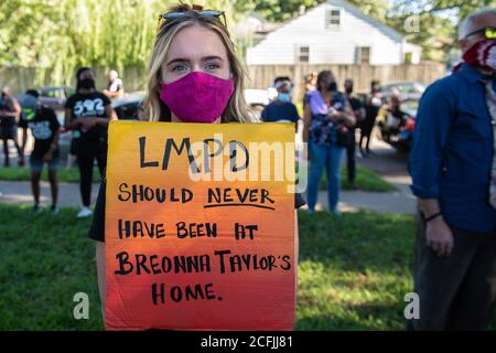 Louisville, KY, USA. September 2020. Demonstranten demonstrieren im Rahmen des "No Justice, No Derby Protest" am 5. September 2020, dem Tag des Kentucky Derby in Louisville, Kentucky. Quelle: Chris Tuite/Image Space/Media Punch/Alamy Live News Stockfoto