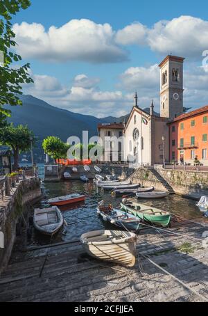 Blick auf das malerische Dorf am Comer See, Torno, Lombardei, Italien Stockfoto