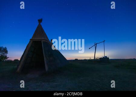 Illmitz: Ziehbrunnen, Hirtenhütte im Neusiedler See (Neusiedler See), Burgenland, Österreich Stockfoto