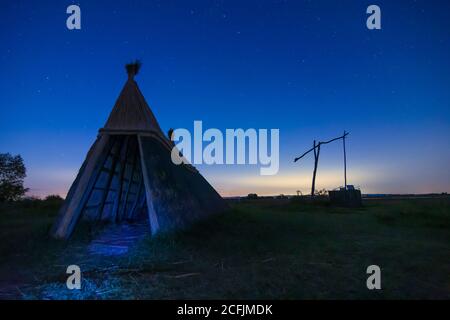 Illmitz: Ziehbrunnen, Hirtenhütte im Neusiedler See (Neusiedler See), Burgenland, Österreich Stockfoto