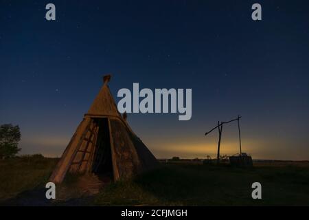 Illmitz: Ziehbrunnen, Hirtenhütte im Neusiedler See (Neusiedler See), Burgenland, Österreich Stockfoto