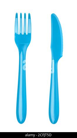 Kunststoffmesser und Gabel isoliert auf weiß. Draufsicht. Stockfoto