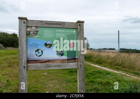 Informationstafel neben dem Ridgeway Path, einem historischen National Trail, Oxfordshire, Großbritannien Stockfoto