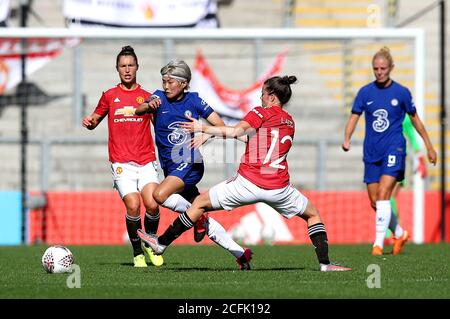 Chelsea's Ji so-yun (zweite links) und Manchester United's Hayley Ladd (zweite rechts) kämpfen um den Ball während des FA Women's Super League Spiels im Leigh Sports Village Stadium, Manchester. Stockfoto