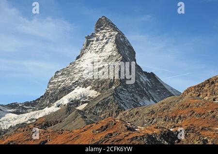 Blick auf das Matterhorn vom Schwarzsee im Herbst. Stockfoto