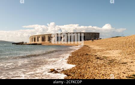 Lymington, Großbritannien. Sonntag, 6. September 2020. Besucher genießen die Sonne in Keyhaven und Hurst Spit an der Küste in der Nähe von Southampton, Großbritannien. Kredit: Thomas Faull/Alamy Live Nachrichten Stockfoto