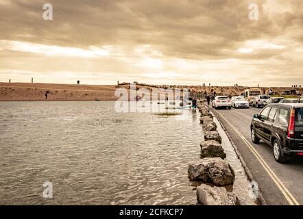 Lymington, Großbritannien. Sonntag, 6. September 2020. Besucher genießen die Sonne in Keyhaven und Hurst Spit an der Küste in der Nähe von Southampton, Großbritannien. Kredit: Thomas Faull/Alamy Live Nachrichten Stockfoto