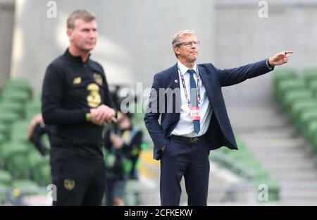 Finnland-Manager Markku Kanerva (rechts) und der irische Manager Stephen Kenny auf der Touchline während des UEFA Nations League Group 4, League B Spiel im Aviva Stadium, Dublin. Stockfoto