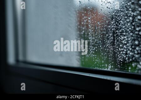 Fensterregen fällt Stockfoto