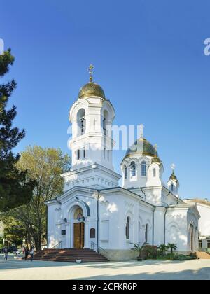 Gelendschik, Region Krasnodar, Russland - 29.2017. April: Swjato-Wosnesenski Kathedrale der Russisch-Orthodoxen Kirche der Moskauer Patriarchat Diözese Stockfoto