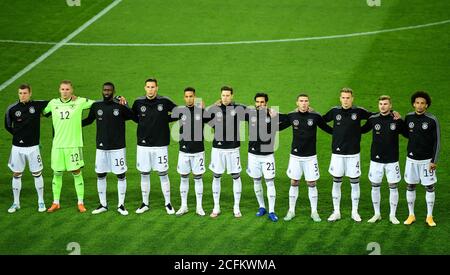 Basel, Schweiz. September 2020. Basel, Schweiz. September 2020. Ankunft der deutschen Mannschaft von links nach rechts Toni Kroos (Deutschland), Torwart Oliver Baumann (Deutschland), Antonio Rüdiger (Deutschland), Nico Schulz (Deutschland), Toni Kroos (Deutschland), Julian Draxler (Deutschland), Ilkay Guendogan (Deutschland), Robin Gosens (Deutschland), Matthias Ginter (Deutschland), Timo Werner (Deutschland), Leroy Sane (Deutschland). GES/Soccer/UEFA Nations League: Schweiz - Deutschland, 09/06/2020 GES/Soccer/UEFA Nations League: Schweiz vs Deutschland, Basel, 6. September 2020 zur weltweiten Nutzung Credit: dpa/Alamy Live News Credit: dpa pictur Stockfoto