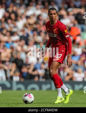 14. September 2019 , Anfield, Liverpool, England; Premier League Football, Liverpool vs Newcastle United ; Joel Matip (32) of Liverpool während des Spiels Credit: Mark Cosgrove/News Bilder Premier League/EFL Football Bilder unterliegen der DataCo Lizenz Stockfoto