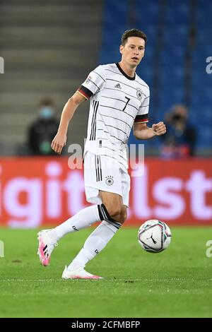 Basel, Schweiz. September 2020. Julian DRAXLER (GER), Aktion, Einzelaktion, Einzelbild, Ausschnitt, Ganzkörperaufnahme, ganze Figur. Internationales Fußballspiel, UEFA Nations League Division A, 2020/2021, Gruppe 4.2.Spieltag. Schweiz (SUI) - Deutschland (GER) am 6. September 2020 in Basel/Schweiz. Foto: Markus Giliar/GES/POOL via SVEN SIMON Fotoagentur GmbH & Co. Pressefoto KG # Prinzessin-Luise-Str. 41 # 45479 M uelheim/R uhr # Tel 0208/9413250 # Fax. 0208/9413260 # GLS Bank # BLZ 430 609 67 # Konto 4030 025 100 # IBAN DE75 4306 0967 4030 0251 00 # BIC GENODEM1GLS # www.svensimon.net Stockfoto