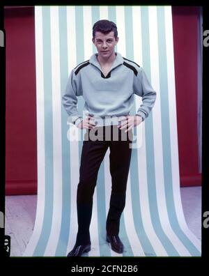 1959 c. , USA : der gefeierte italienisch-amerikanische Rock'n Roll Sänger und Teen-Idol Schauspieler FRANKIE AVALON ( geboren 1940 ), gefeiert für das Lied "Venus" im Jahr 1959. . Unbekannter Fotograf. - POPMUSIK - ROCK AND ROLL - MUSICA LEGGERA - Portrait - ritratto - musicista - Musiker - ROCK - Portrait - ritratto - ANNI CINQUANTA - 50er Jahre - '50 - Teen Idol - paralleles Lines - linee parallele ---- ARCHIVIO GBB Stockfoto