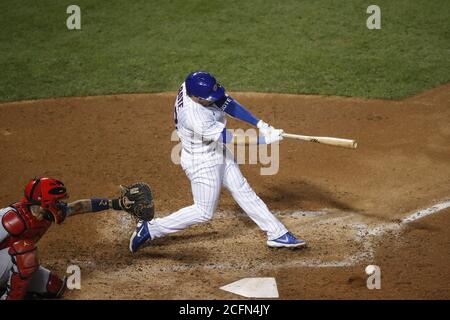 Chicago, Usa. September 2020. Chicago Cubs Dritter Baseman David Bote (13) Singles gegen die St. Louis Cardinals im vierten Inning im Wrigley Field am Sonntag, 6. September 2020 in Chicago. Foto von Kamil Krzaczynski/UPI Credit: UPI/Alamy Live News Stockfoto