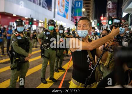 HONGKONG, HONGKONG SAR, CHINA: 6. SEPTEMBER 2020. An dem Tag, an dem die Wahlen in Hongkong stattfinden würden, gehen die Demonstranten auf die Straßen von Kowlo Stockfoto