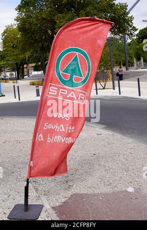 Bordeaux , Aquitaine / Frankreich - 09 01 2020 : Balken Zeichen Text und Logo auf Flagge vor dem kleinen Laden Supermarkt lokalen Markt Shop Stockfoto