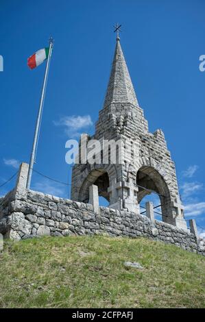 gedenkstätte für Soldaten, die im Ersten Weltkrieg getötet wurden Auf dem Monte Cimone in Italien genannt OSSARIO DEL CIMONE Stockfoto