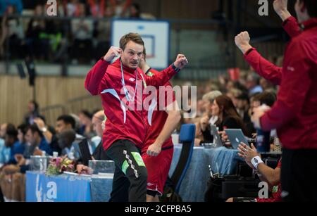 Norwegens Cheftrainer Christian Berge am Rande des Männer-Handballmatches zwischen Norwegen und Frankreich beim Golden League-Turnier in Oslo (Gonzales Photo/Jan-Erik Eriksen). Oslo, 08. November 2015. Stockfoto